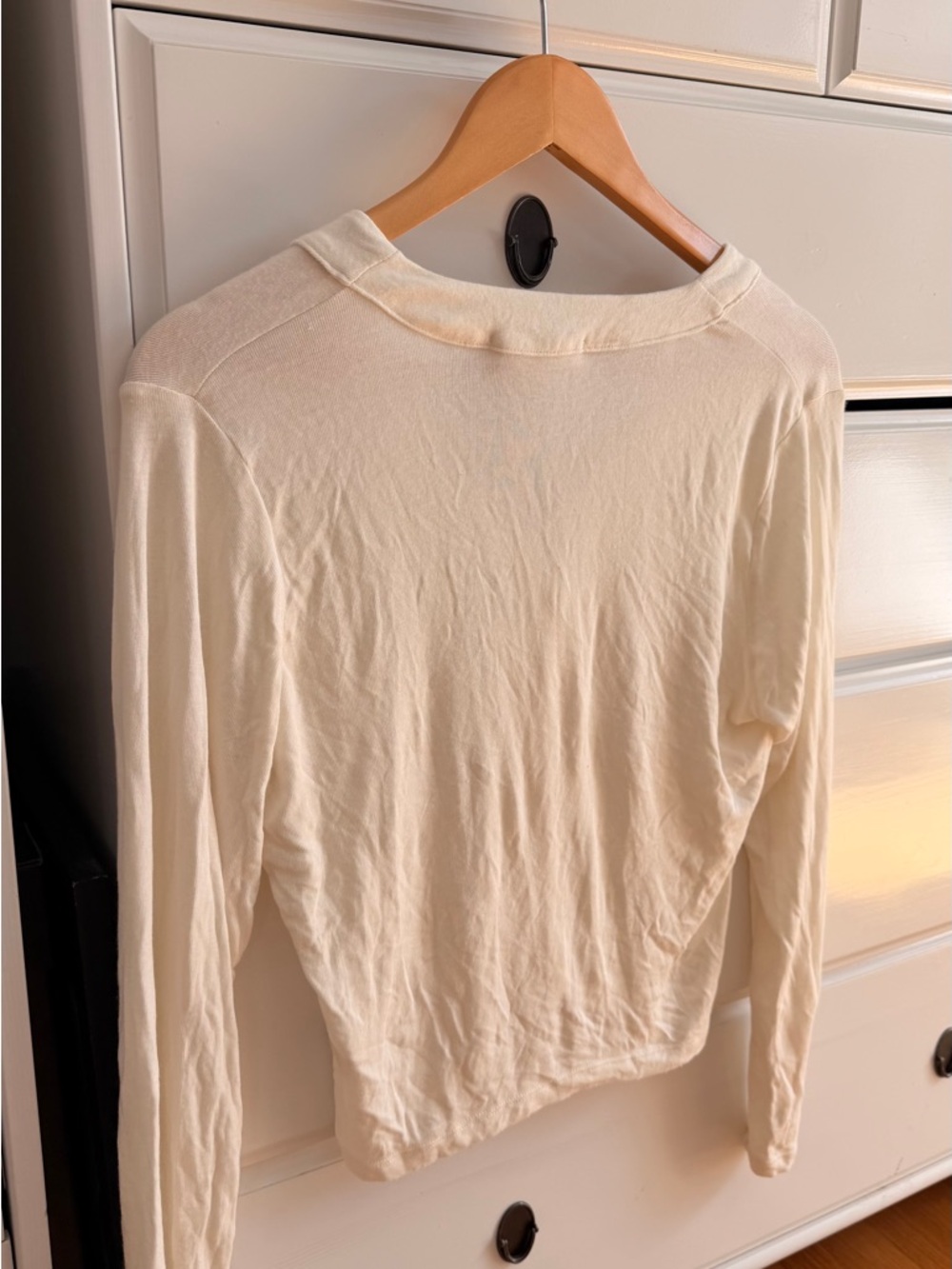 Relaxed Cream V-Neck Button-Front Women's Shirt - Picture 4 of 4